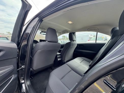 Used 2025 Toyota Corolla LE image 13