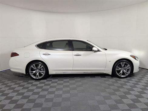 Used 2019 INFINITI Q70 L 3.7 image 4