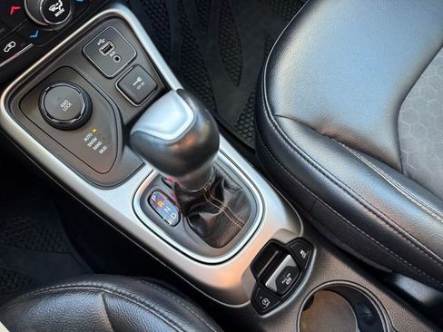 Used 2017 Jeep Compass Latitude w/ Popular Equipment Group image 28