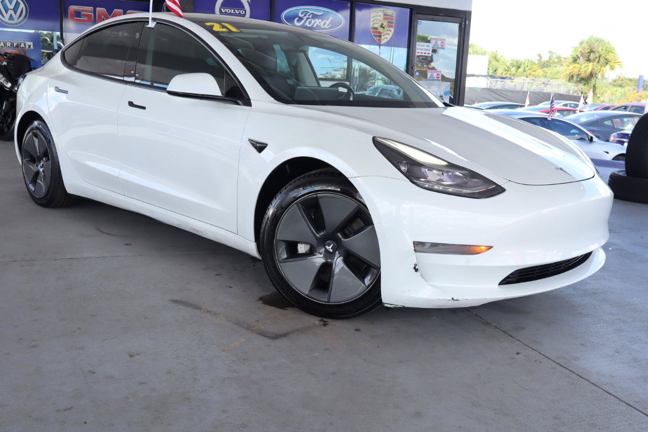 Used 2021 Tesla Model 3 Standard Range Plus RWD image 3