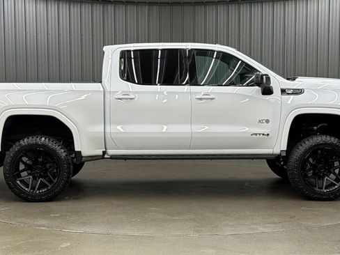 Used 2024 GMC Sierra 1500 AT4 w/ Technology Package AWD/4WD image 6