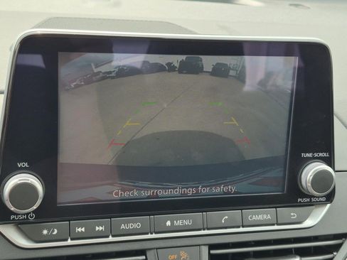 Used 2025 Nissan Altima 2.5 SV FWD image 22