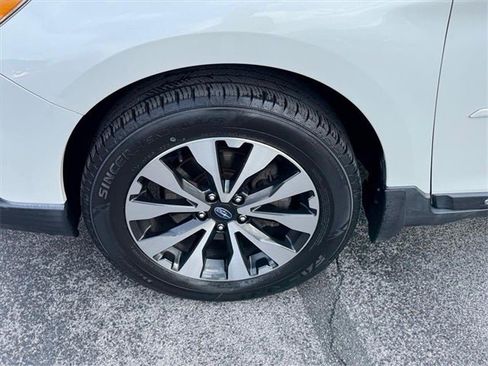 Used 2017 Subaru Outback 2.5i Limited image 13