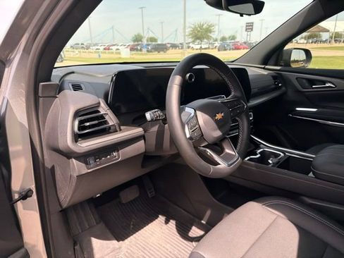 Used 2026 Chevrolet Traverse LT w/ Driver Confidence Package AWD/4WD image 13