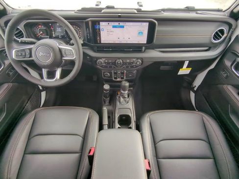 New 2026 Jeep Wrangler Unlimited Sahara AWD/4WD image 17