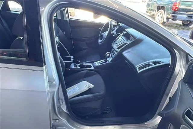 Used 2014 Ford Focus SE w/ Interior Protection Package FWD image 6