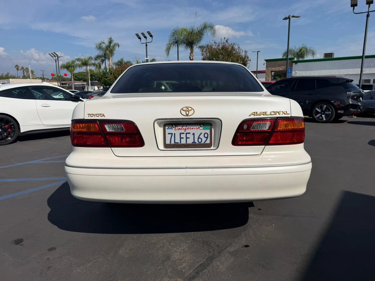 Used 1999 Toyota Avalon XL FWD image 8