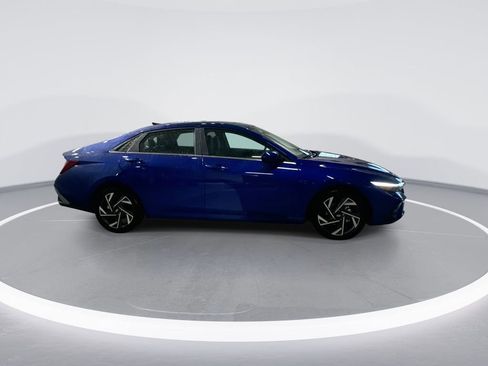 Certified 2025 Hyundai Elantra SEL FWD image 7