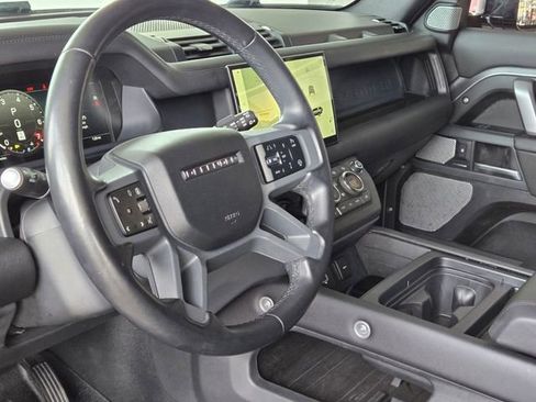Used 2024 Land Rover Defender 130 X-Dynamic SE AWD/4WD image 4