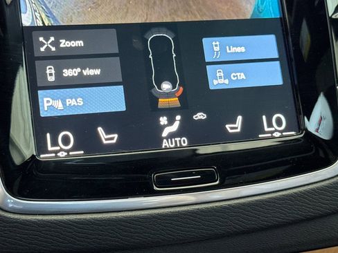 Used 2021 Volvo XC90 T6 Momentum w/ Advanced Package image 24