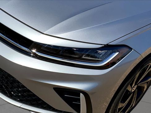 New 2026 Volkswagen Jetta SE FWD image 13