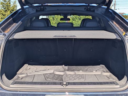 Used 2022 BMW X6 xDrive40i w/ M Sport Package image 29