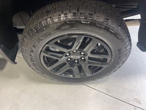 Used 2025 Chevrolet Silverado 1500 RST image 32