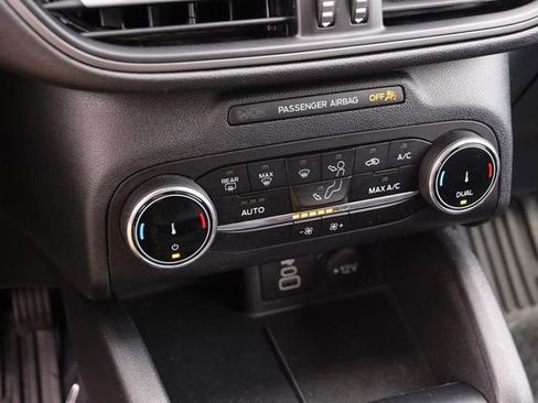 Certified 2025 Ford Escape Active image 17