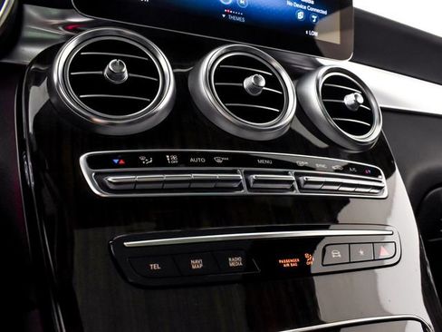 Certified 2022 Mercedes-Benz GLC 300 image 25