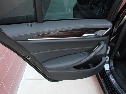 Used 2023 BMW M550i xDrive AWD/4WD image 16