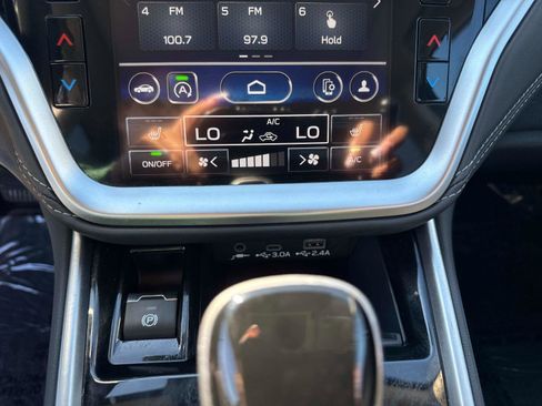 Used 2024 Subaru Outback Premium image 28