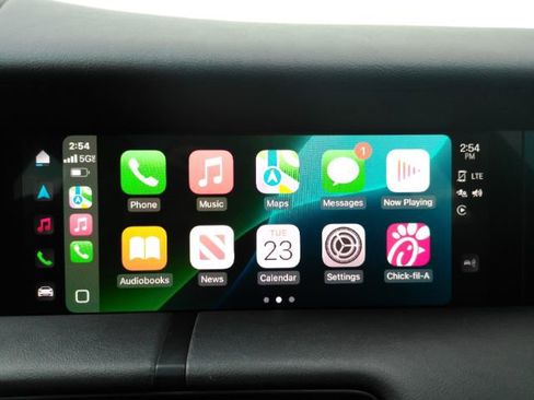 Used 2022 Porsche Taycan image 41