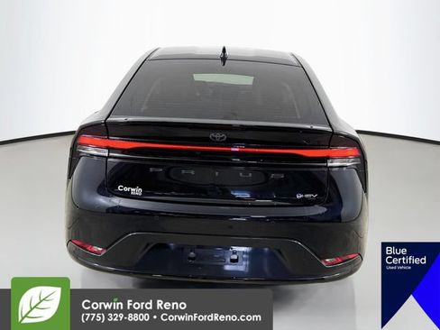 Used 2025 Toyota Prius XLE AWD/4WD image 8