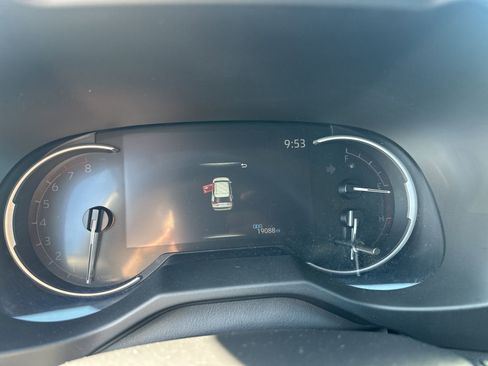 Used 2025 Toyota RAV4 XLE w/ Convenience Package image 11