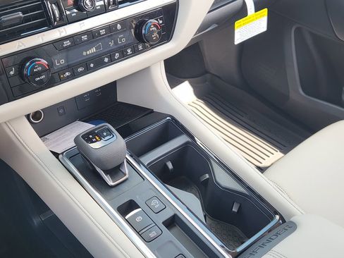 New 2026 Nissan Pathfinder SL FWD image 15