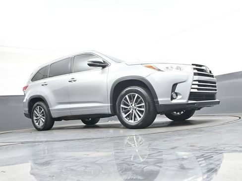 Used 2018 Toyota Highlander XLE FWD image 30