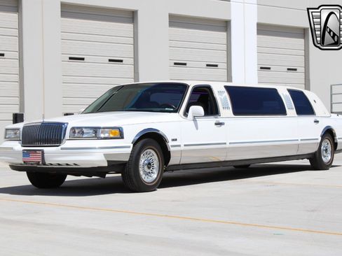 Used 1996 Lincoln Town Car Executive image 7