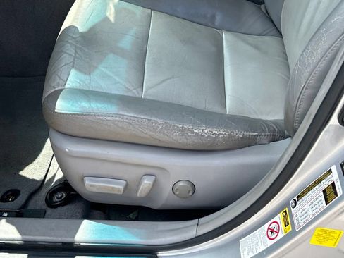 Used 2014 Toyota Camry XLE w/ Leather Package FWD image 16