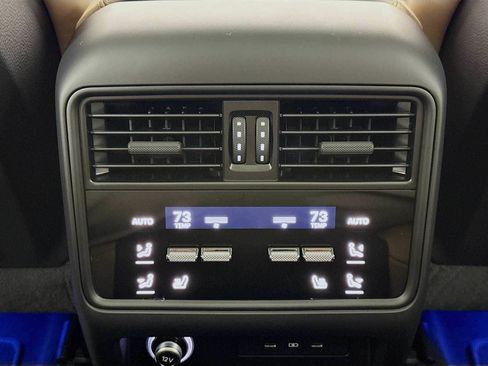 Used 2025 Porsche Cayenne S AWD/4WD image 23