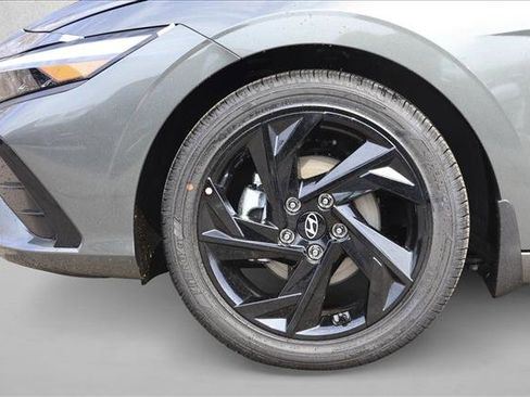 New 2026 Hyundai Elantra SEL Sport FWD image 9