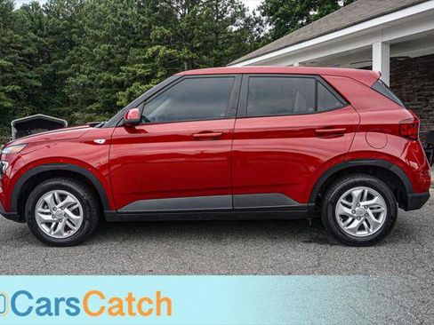 Used 2021 Hyundai Venue SE FWD image 8
