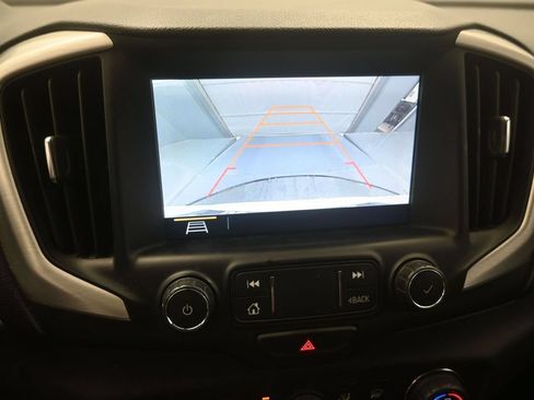 Used 2020 GMC Terrain SLE w/ Driver Convenience Package FWD image 4
