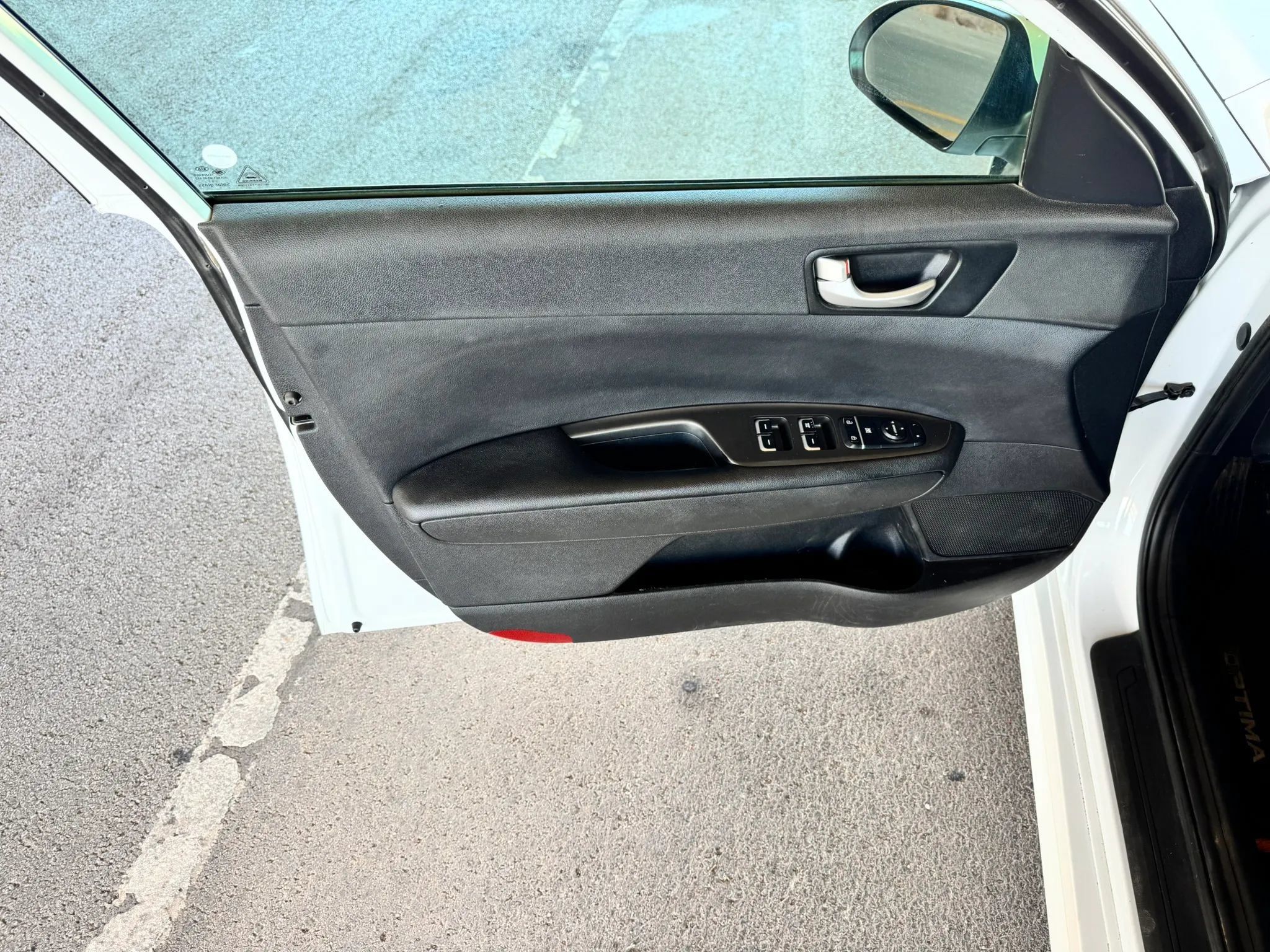 Used 2017 Kia Optima LX FWD image 9