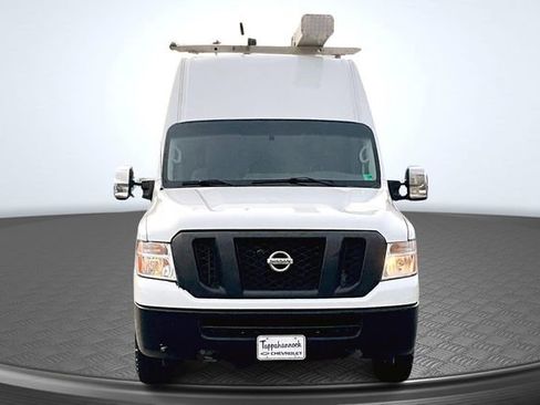 Used 2021 Nissan NV 3500 SV image 2