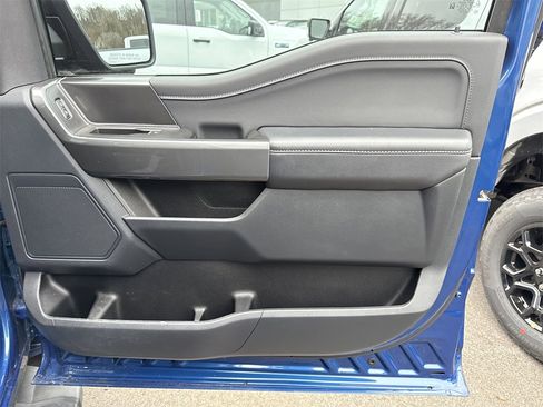 Used 2022 Ford F150 XLT w/ XLT Black Appearance Package image 26