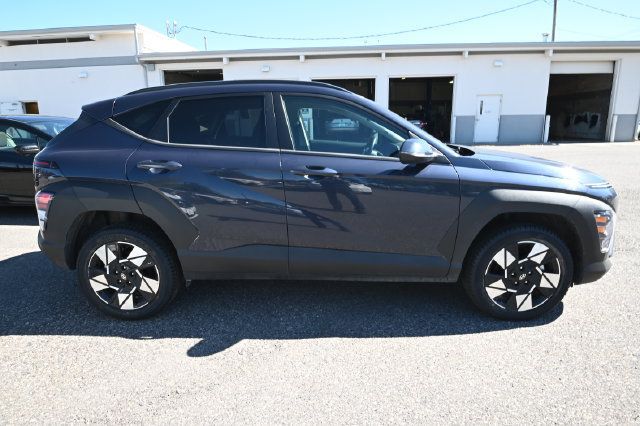 Used 2025 Hyundai Kona SEL AWD/4WD image 6