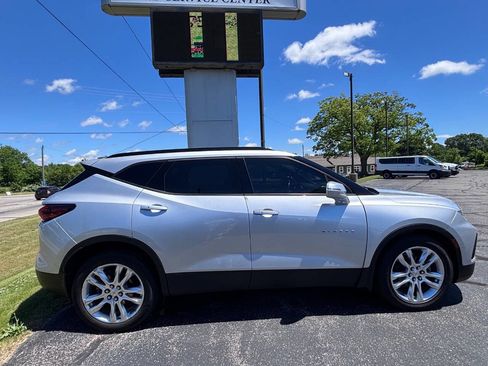 Used 2019 Chevrolet Blazer LT w/ Sun and Wheels Package AWD/4WD image 2