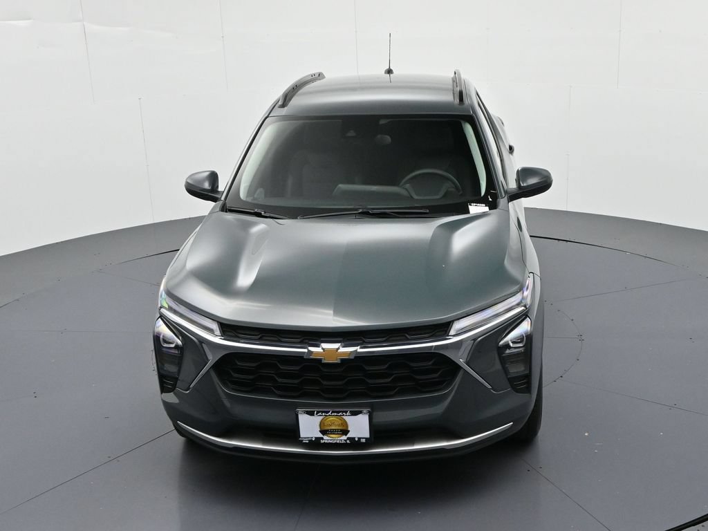 Used 2025 Chevrolet Trax LT FWD image 16