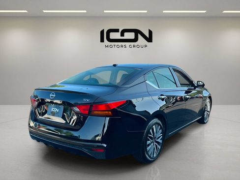Used 2024 Nissan Altima 2.5 SV FWD image 5