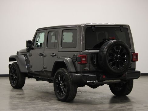 Used 2025 Jeep Wrangler Unlimited Sahara w/ Safety Group AWD/4WD image 6