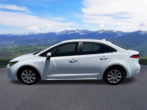 Used 2024 Toyota Corolla LE FWD image 2