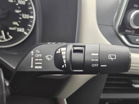 Used 2023 Nissan Rogue SV image 19