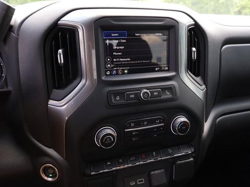 Used 2022 Chevrolet Silverado 1500 Custom Trail Boss AWD/4WD image 16