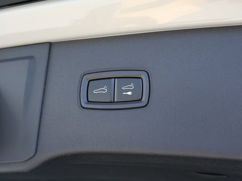 New 2025 Porsche Cayenne S image 19