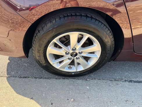 Used 2018 Kia Optima LX FWD image 10