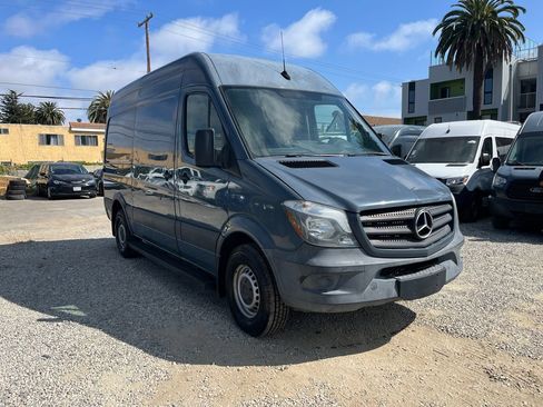 Used 2018 Mercedes-Benz Sprinter 2500 image 3