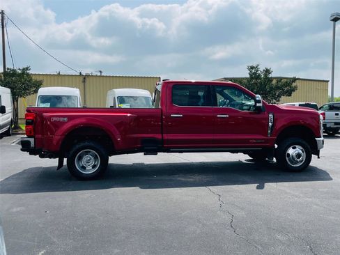 Used 2024 Ford F350 Lariat w/ Lariat Ultimate Package AWD/4WD image 3