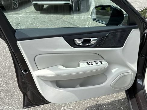 Certified 2023 Volvo S60 B5 Plus w/ Climate Package AWD/4WD image 9