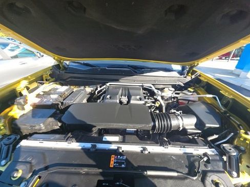 Used 2023 GMC Canyon AT4 w/ AT4 Premium Package image 31