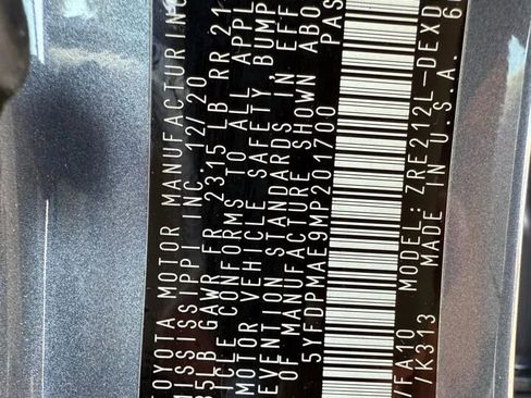 Used 2021 Toyota Corolla L image 40